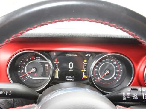 Used 2020 Jeep Wrangler Unlimited Rubicon w/ LED Lighting Group AWD/4WD image 24