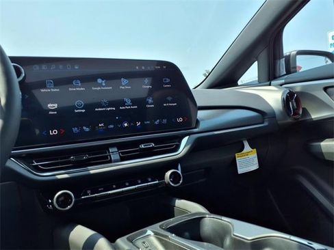 New 2025 Chevrolet Equinox EV RS image 18