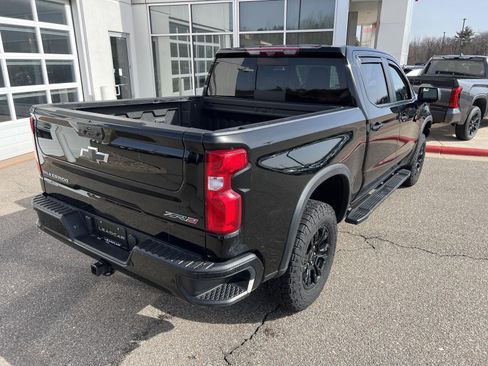 Used 2022 Chevrolet Silverado 1500 ZR2 w/ Technology Package image 13