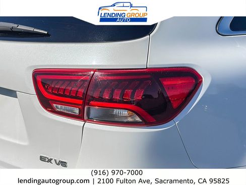 Used 2019 Kia Sorento EX AWD/4WD image 8