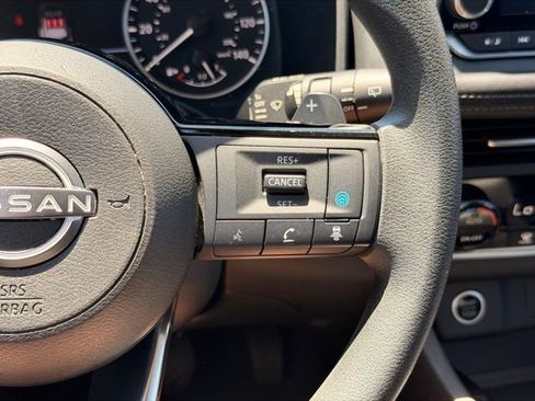 Used 2023 Nissan Rogue SV AWD/4WD image 26