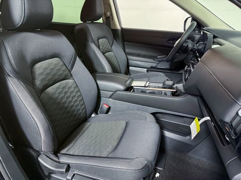 New 2026 Nissan Pathfinder SV AWD/4WD image 10