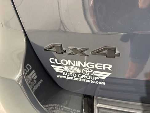 Used 2017 Jeep Grand Cherokee Altitude AWD/4WD image 9
