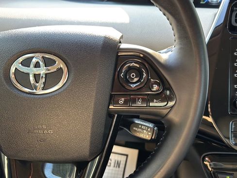 Used 2020 Toyota Prius XLE AWD/4WD image 26