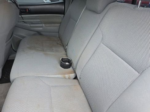 Used 2011 Toyota Tacoma PreRunner image 17