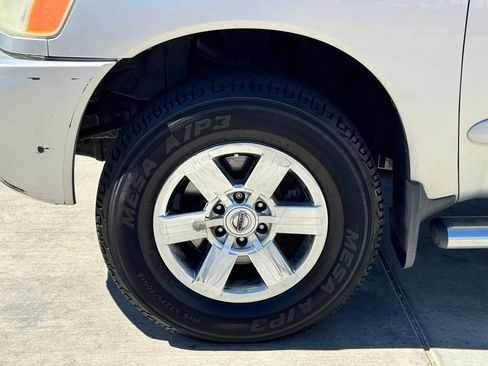 Used 2011 Nissan Titan SV RWD image 9