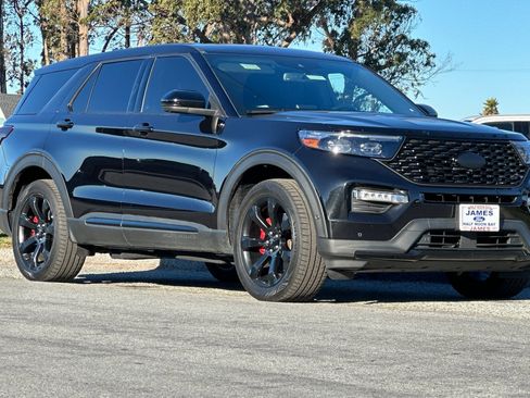 Used 2022 Ford Explorer ST w/ Equipment Group 401A image 7