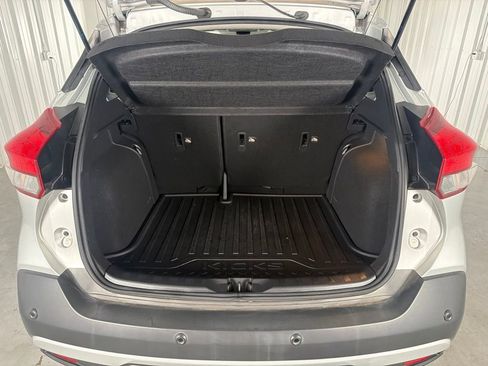 Used 2020 Nissan Kicks SR FWD image 8