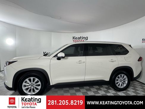 Certified 2024 Toyota Grand Highlander XLE image 9