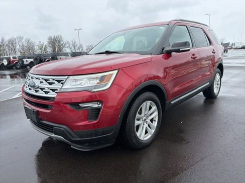 Used 2018 Ford Explorer XLT w/ Equipment Group 202A image 2