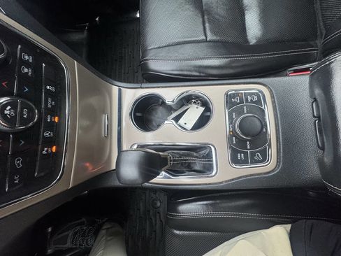 Used 2016 Jeep Grand Cherokee Overland w/ Advanced Technology Group image 38