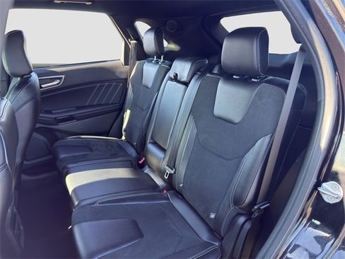 Used 2022 Ford Edge ST image 13