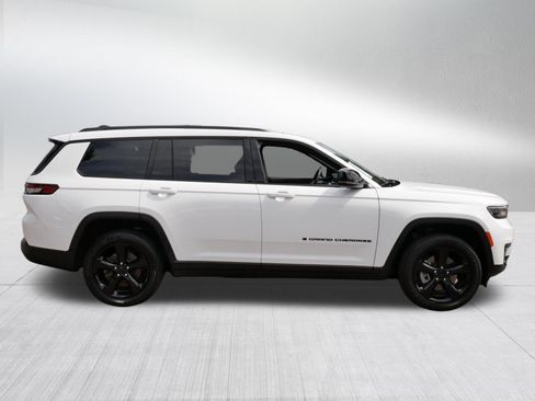 Used 2025 Jeep Grand Cherokee L Altitude AWD/4WD image 8