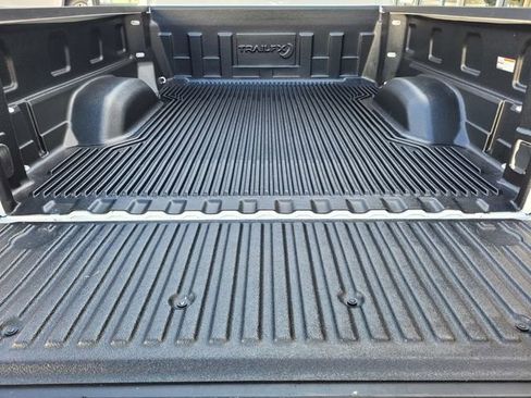 Used 2025 Chevrolet Silverado 2500 LT w/ Convenience Package image 26