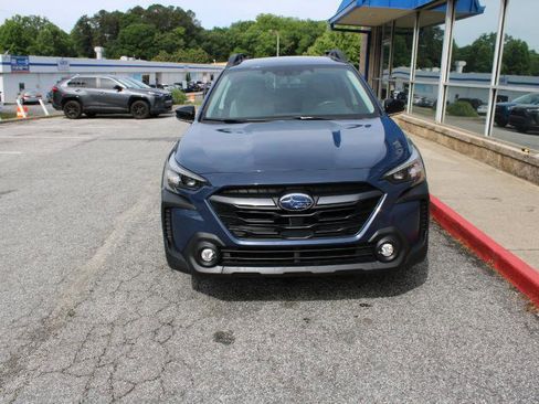 Used 2023 Subaru Outback Premium AWD/4WD image 2