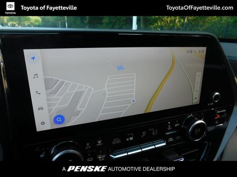 Used 2026 Toyota Highlander Limited AWD/4WD image 4