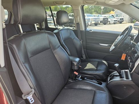 Used 2017 Jeep Compass Latitude AWD/4WD image 28