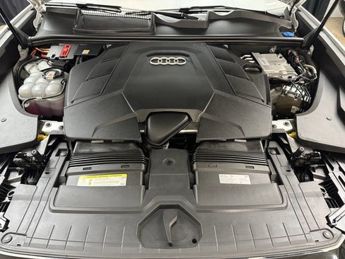 Used 2019 Audi Q8 Prestige image 35