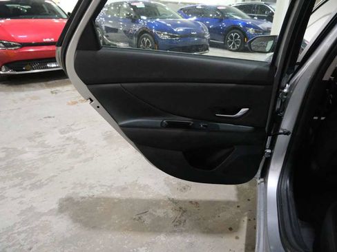 Used 2023 Hyundai Elantra SEL w/ Convenience Package image 21