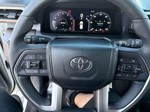 New 2026 Toyota 4Runner TRD Off-Road Premium AWD/4WD image 23
