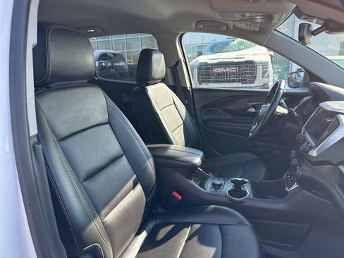Used 2024 GMC Terrain SLT image 20