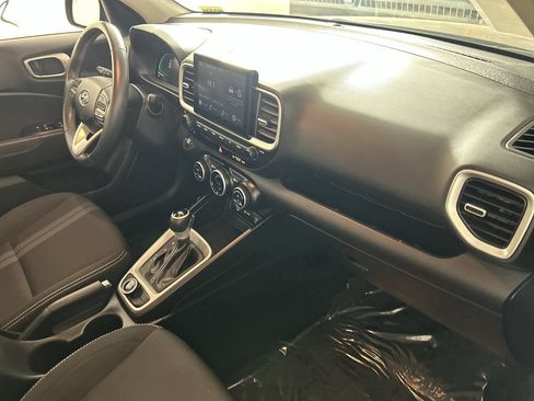 Used 2025 Hyundai Venue SEL FWD image 28