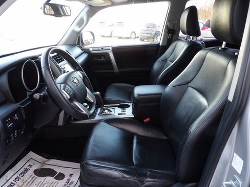 Used 2013 Toyota 4Runner SR5 image 11