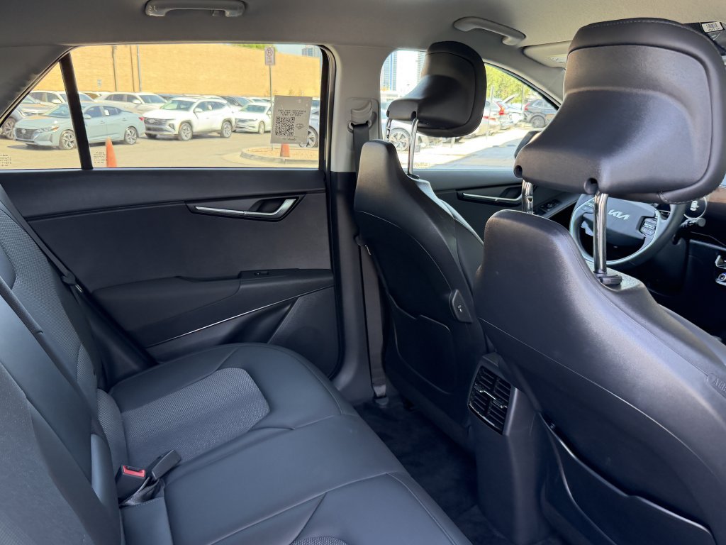 Used 2025 Kia Niro Wind FWD image 36