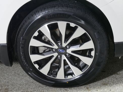 Used 2017 Subaru Outback 2.5i Limited AWD/4WD image 15