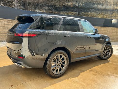 Used 2025 Land Rover Range Rover Sport AWD/4WD image 3