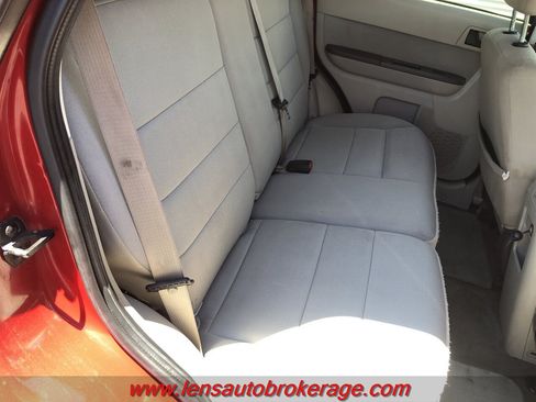 Used 2011 Ford Escape XLT AWD/4WD image 16