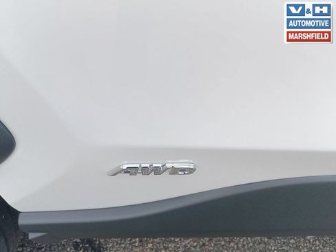 Used 2025 Toyota RAV4 LE AWD/4WD image 11