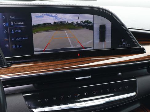 Used 2022 Cadillac Escalade ESV Premium Luxury AWD/4WD image 35