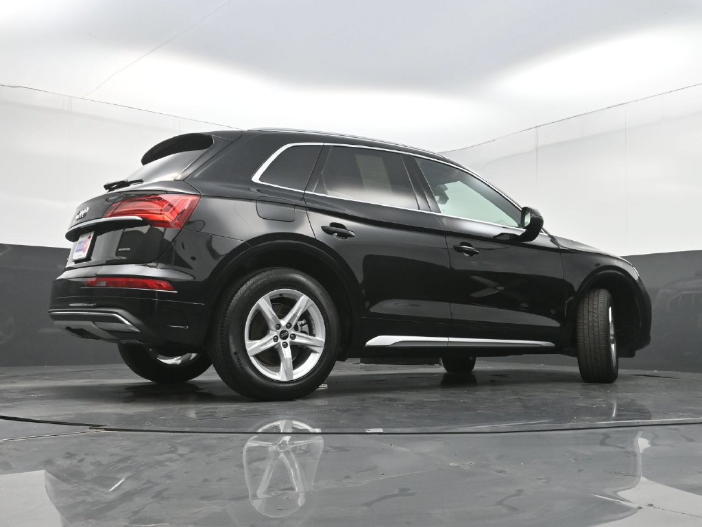 Used 2023 Audi Q5 2.0T Premium w/ Convenience Package AWD/4WD image 32