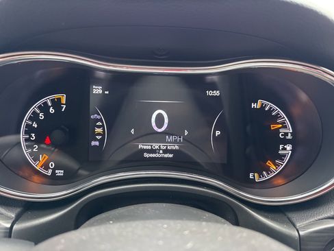 Used 2019 Jeep Grand Cherokee Limited image 15