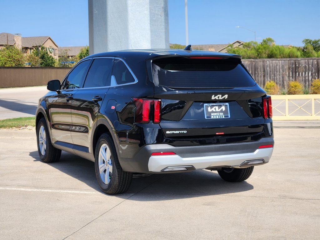 New 2026 Kia Sorento LX FWD image 4