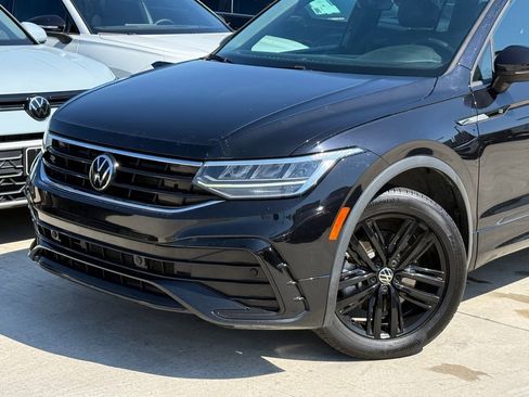 Used 2022 Volkswagen Tiguan SE R-Line FWD image 2