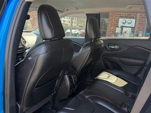 Used 2021 Jeep Cherokee Trailhawk AWD/4WD image 19