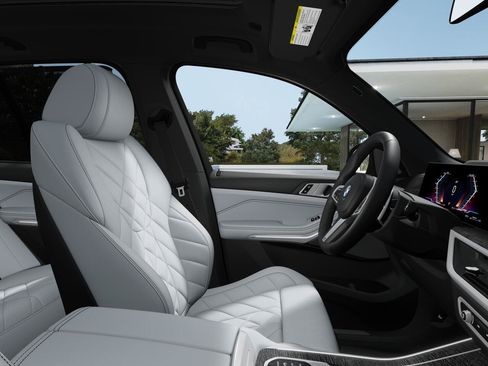 Used 2026 BMW X5 sDrive40i w/ M Sport Package RWD image 9