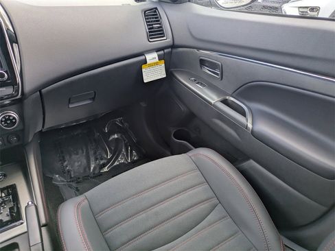 New 2025 Mitsubishi Outlander Sport SE image 17