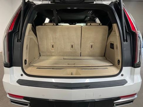 Used 2023 Cadillac Escalade Premium Luxury w/ Performance Package AWD/4WD image 16