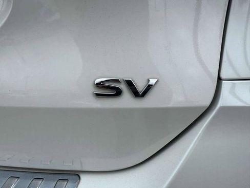 Used 2019 Nissan Rogue SV FWD image 17