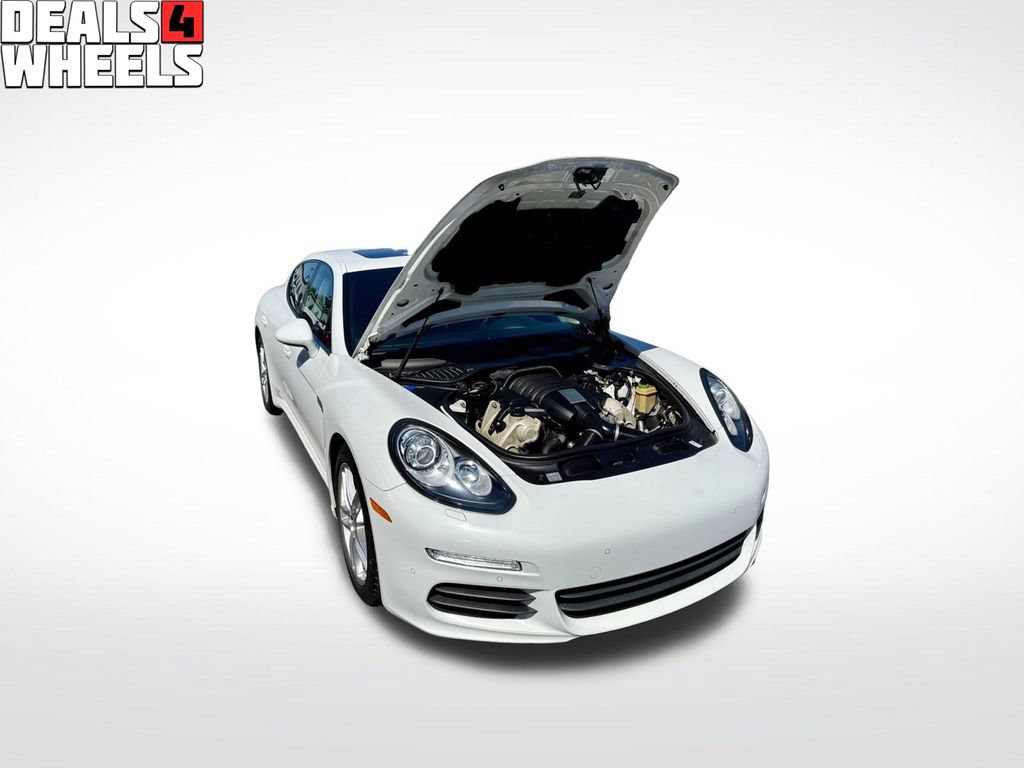 Used 2016 Porsche Panamera RWD image 4