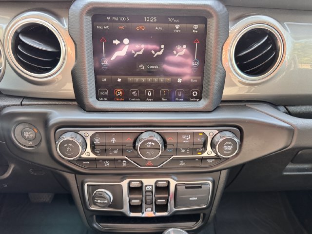 Used 2022 Jeep Wrangler Unlimited Sahara w/ LED Lighting Group AWD/4WD image 19