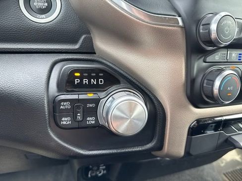 Used 2019 RAM 1500 Laramie AWD/4WD image 16