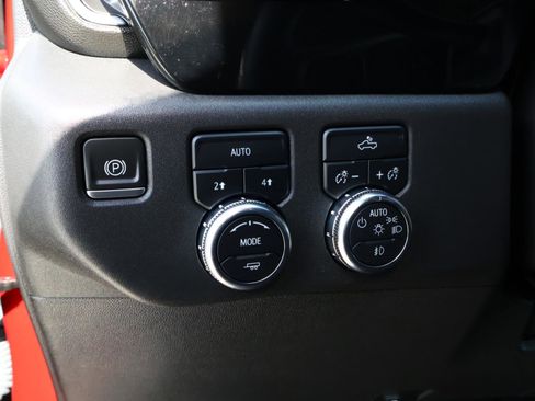 Used 2023 GMC Sierra 1500 Elevation image 26