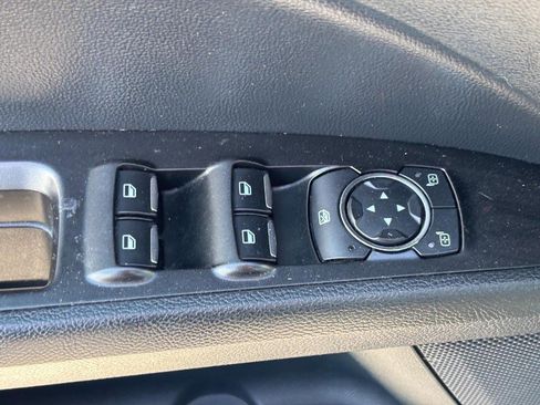 Used 2017 Ford Fusion SE w/ Fusion SE Technology Package image 17