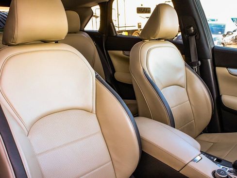 Used 2022 INFINITI QX50 Sensory image 41