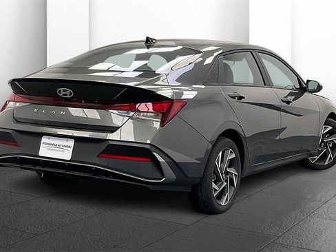 Certified 2025 Hyundai Elantra Sport image 11