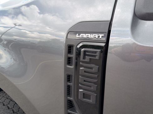 Used 2023 Ford F250 Lariat w/ Sport Appearance Package AWD/4WD image 9